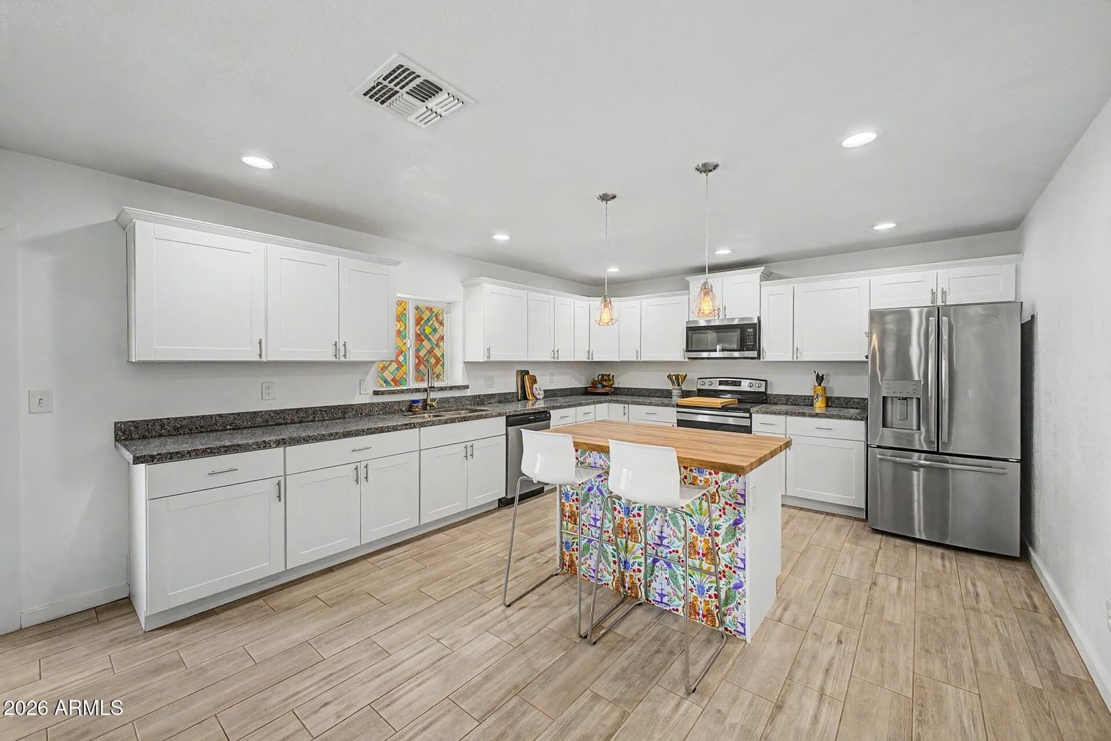 5211 S 43RD Place, Phoenix, AZ 85040 — photo 11 of 25