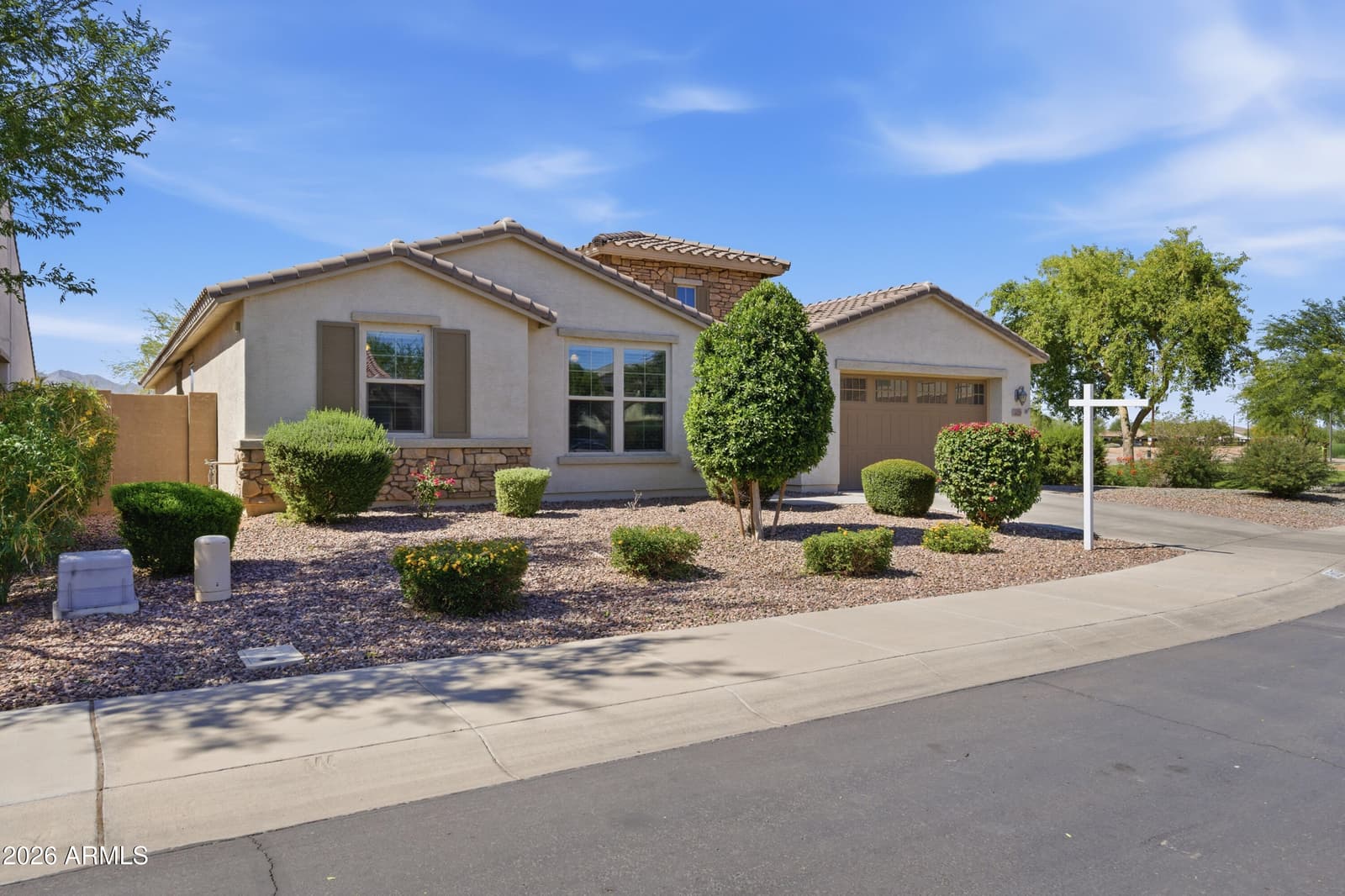 3627 E BLUE SPRUCE Lane, Gilbert, AZ 85298 — photo 9 of 79
