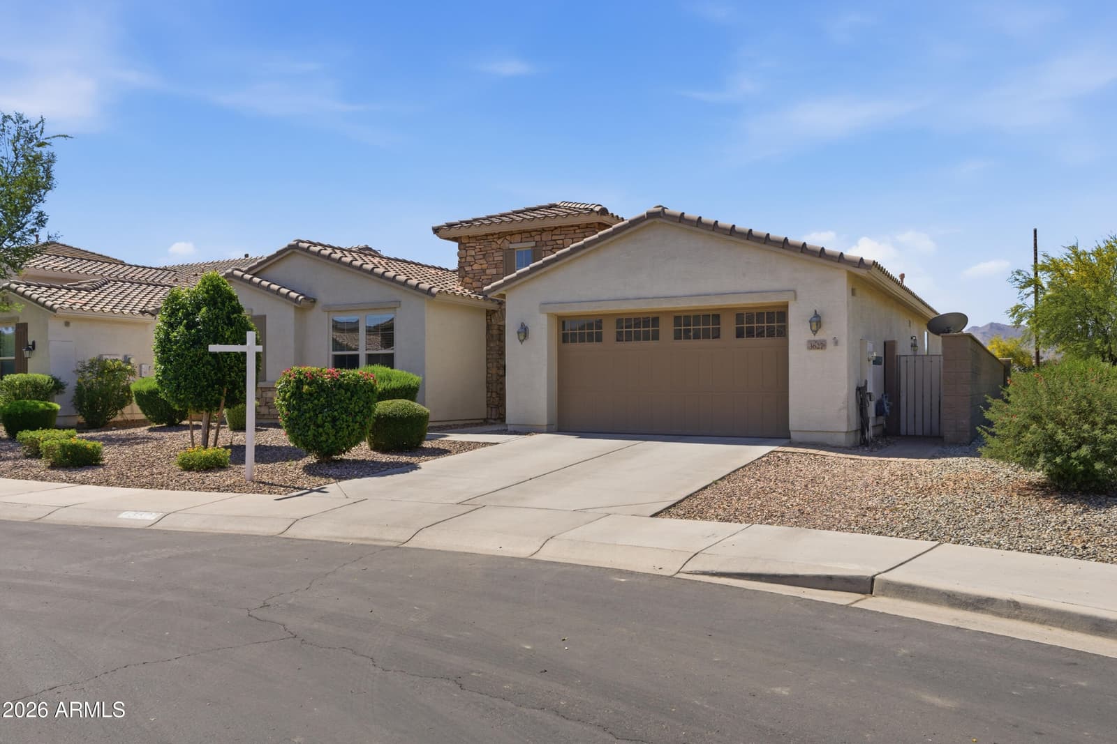 3627 E BLUE SPRUCE Lane, Gilbert, AZ 85298 — photo 10 of 79