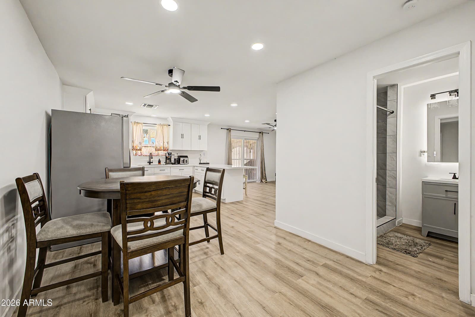 3901 W ELM Street, Phoenix, AZ 85019 — photo 4 of 18