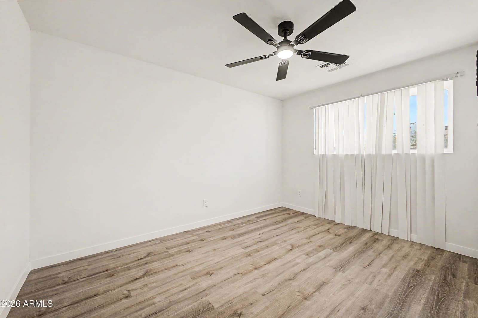 3901 W ELM Street, Phoenix, AZ 85019 — photo 12 of 18
