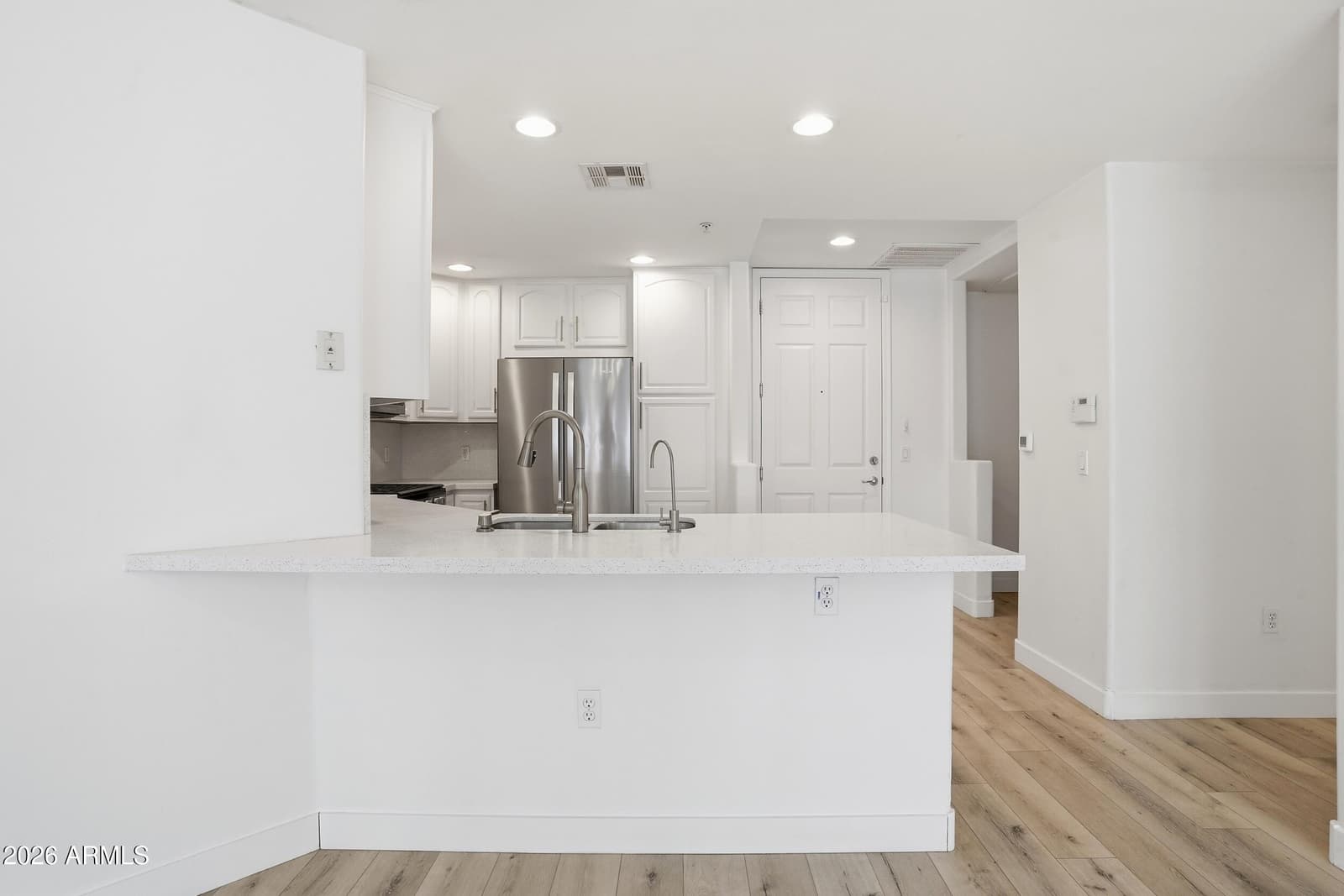 5350 E DEER VALLEY Drive 2435, Phoenix, AZ 85054 — photo 4 of 31