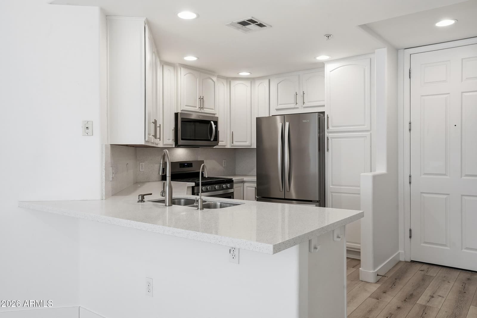 5350 E DEER VALLEY Drive 2435, Phoenix, AZ 85054 — photo 5 of 31