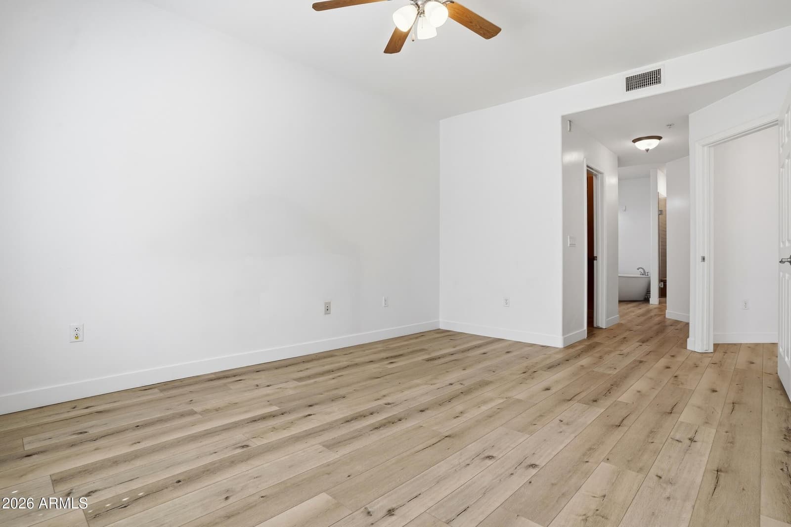 5350 E DEER VALLEY Drive 2435, Phoenix, AZ 85054 — photo 9 of 31