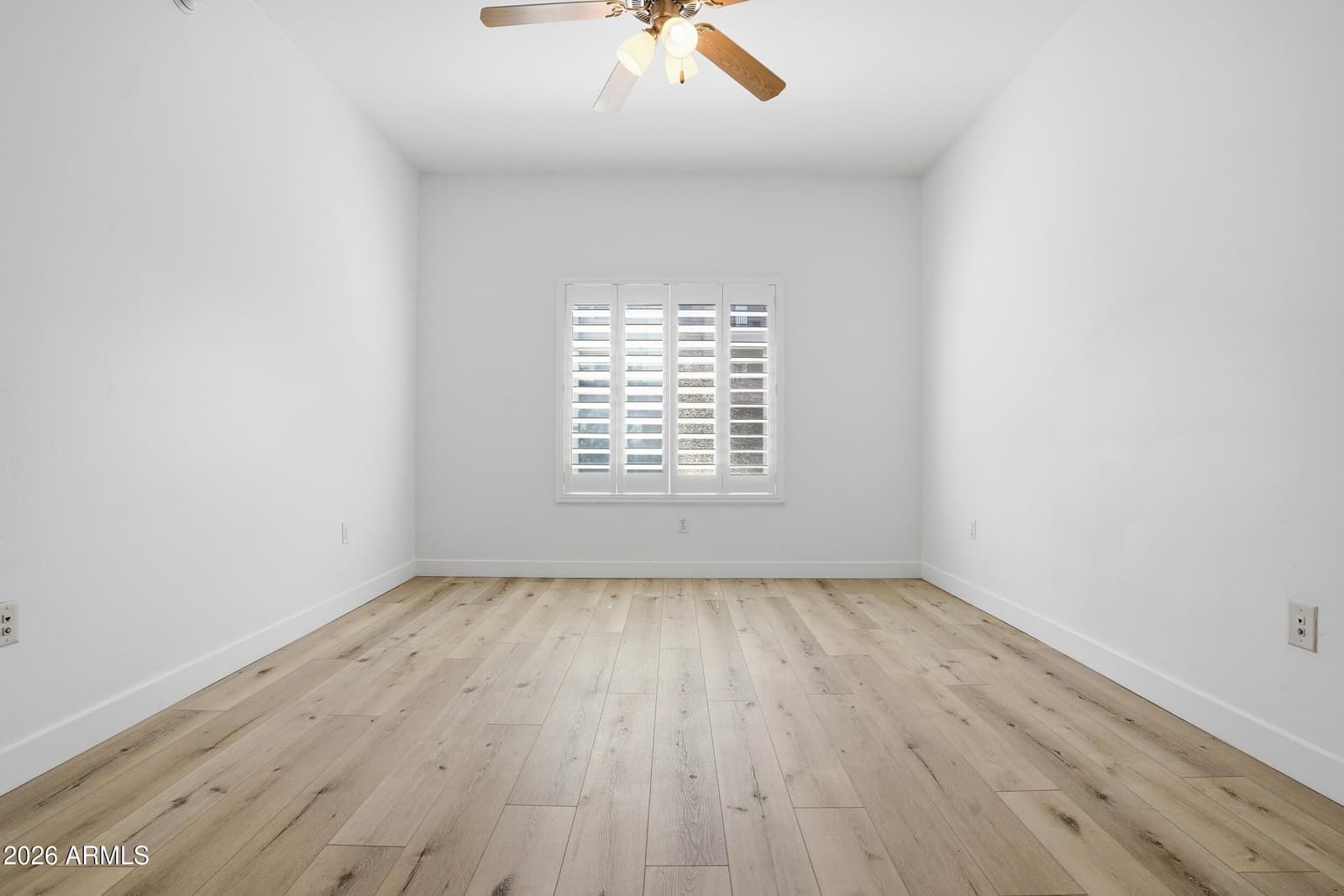 5350 E DEER VALLEY Drive 2435, Phoenix, AZ 85054 — photo 10 of 31