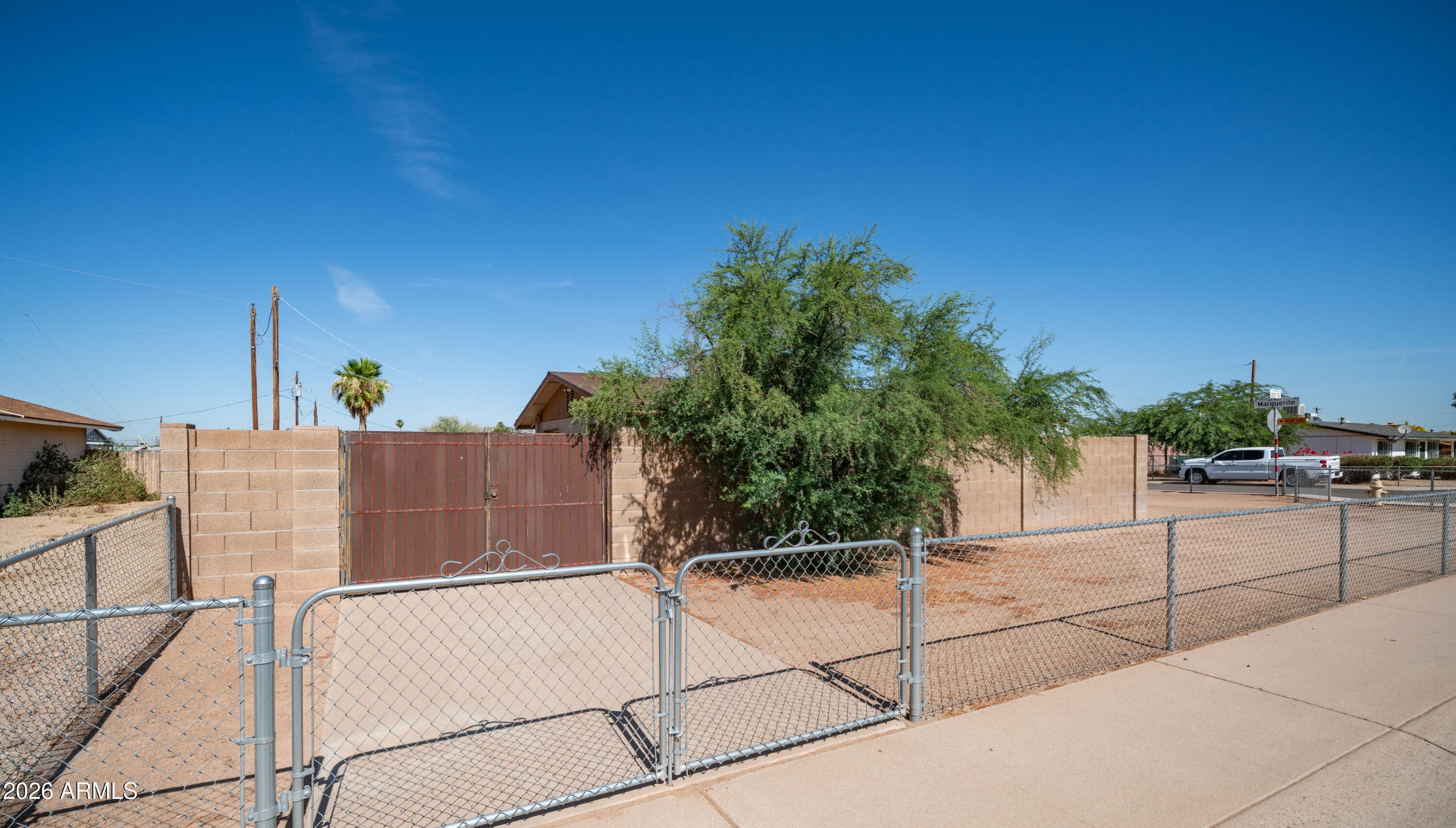 1951 E MARGUERITE Avenue, Phoenix, AZ 85040 — photo 2 of 21