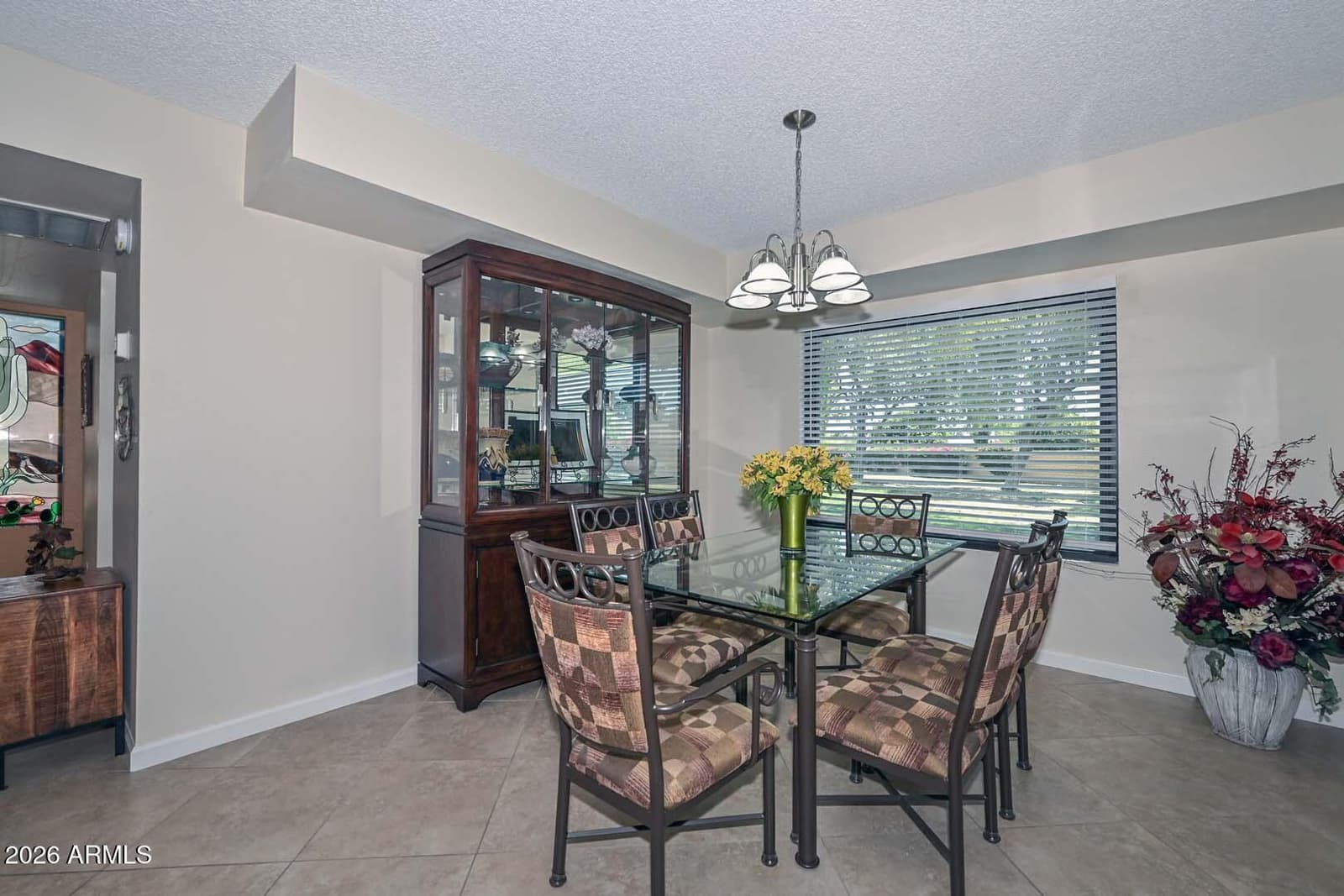 9834 W KERRY Lane, Peoria, AZ 85382 — photo 6 of 34