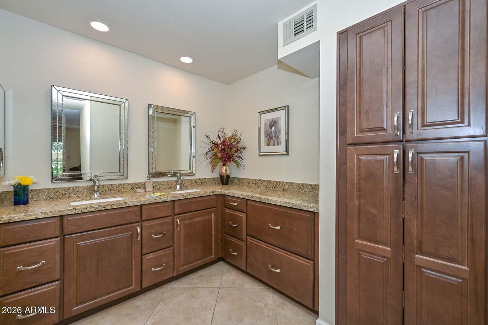 9834 W KERRY Lane, Peoria, AZ 85382 — photo 10 of 34
