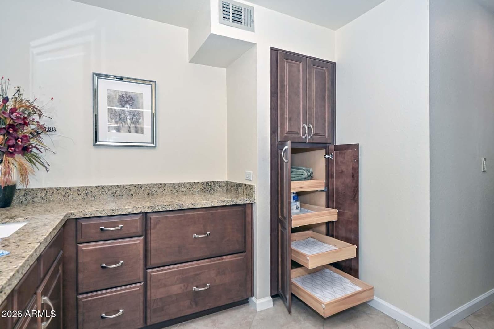 9834 W KERRY Lane, Peoria, AZ 85382 — photo 13 of 34