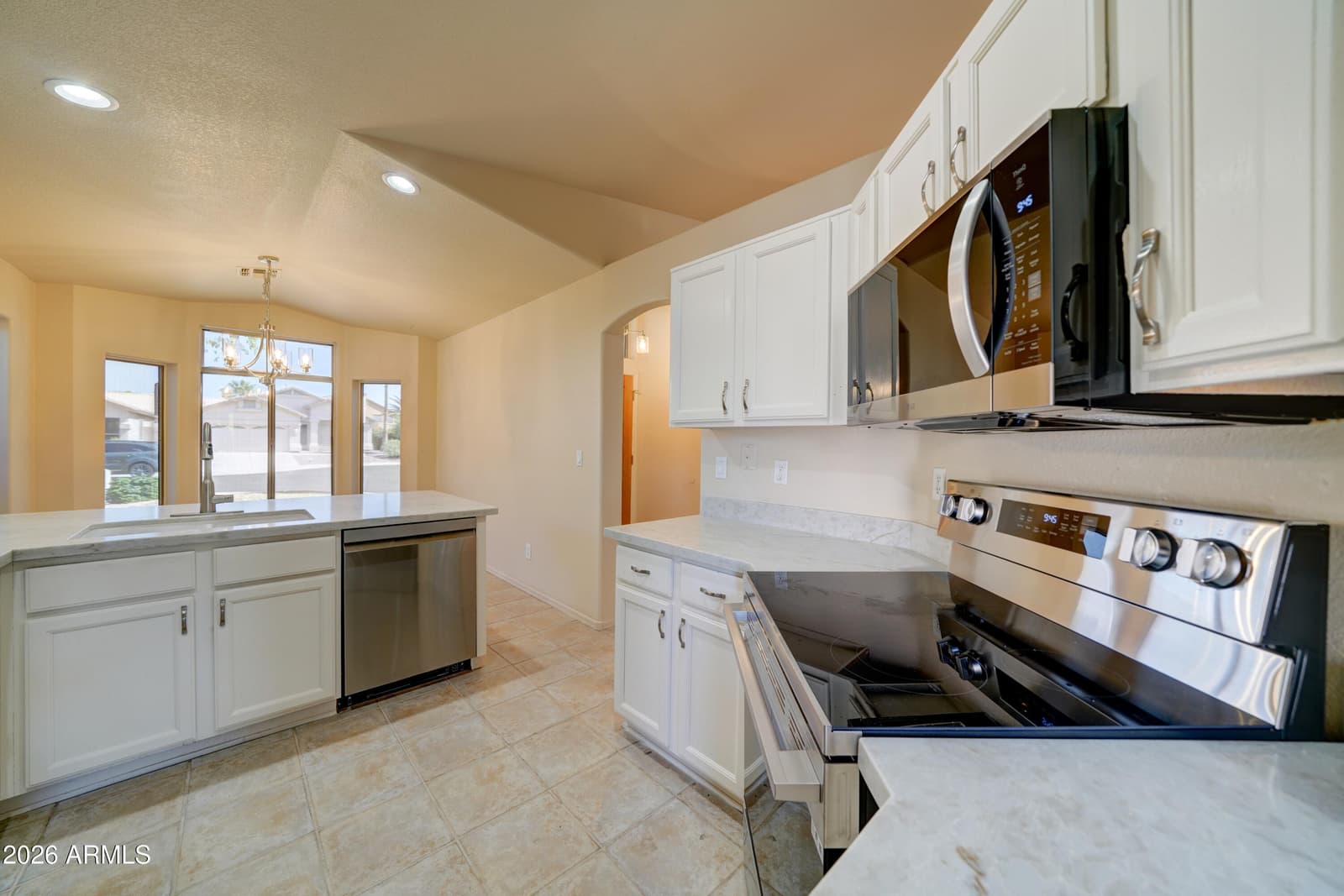 6661 W AURORA Drive, Glendale, AZ 85308 — photo 11 of 40