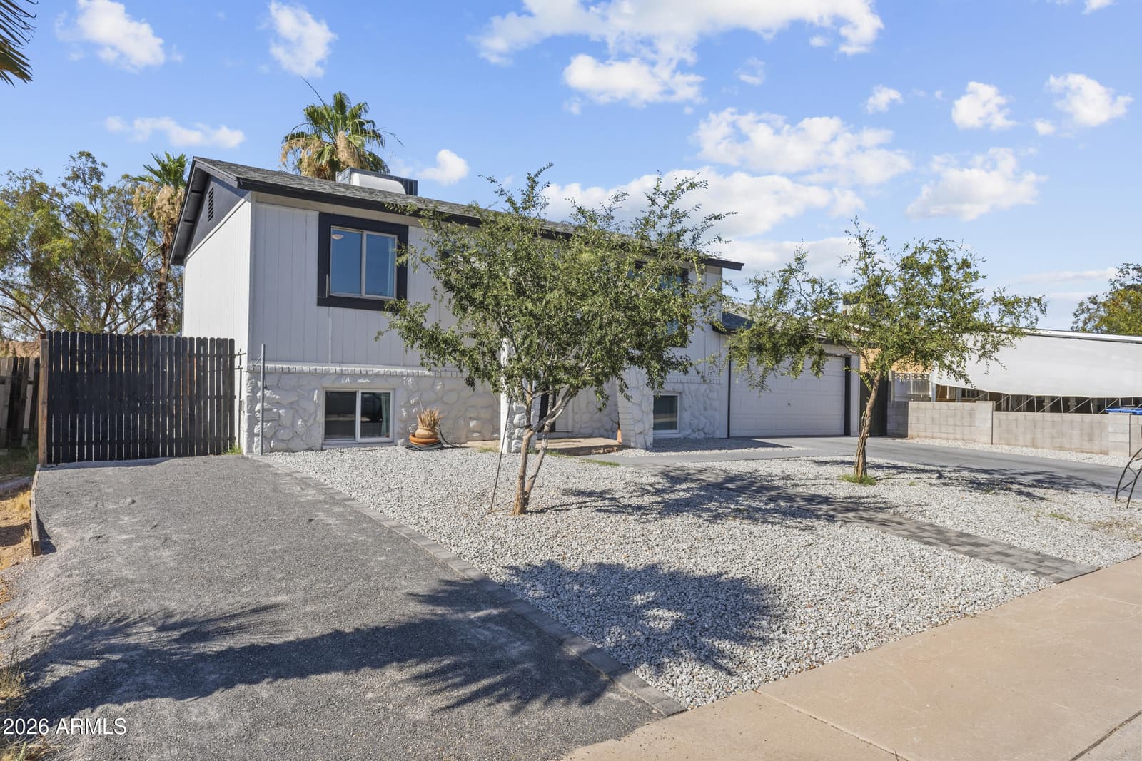 4450 E ALTA VISTA Road, Phoenix, AZ 85042 — photo 2 of 42