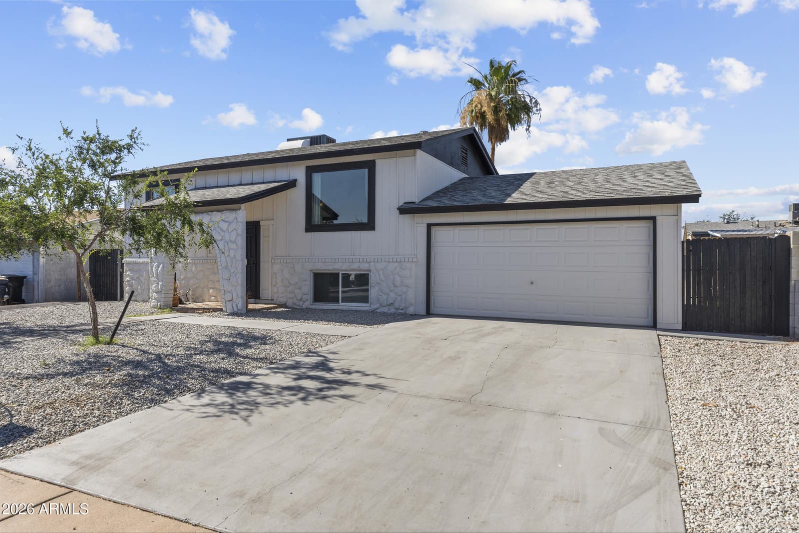 4450 E ALTA VISTA Road, Phoenix, AZ 85042 — photo 3 of 42