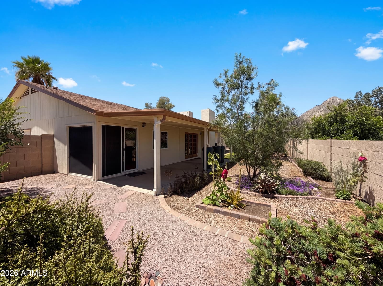 2346 E MESCAL Street, Phoenix, AZ 85028 — photo 5 of 24