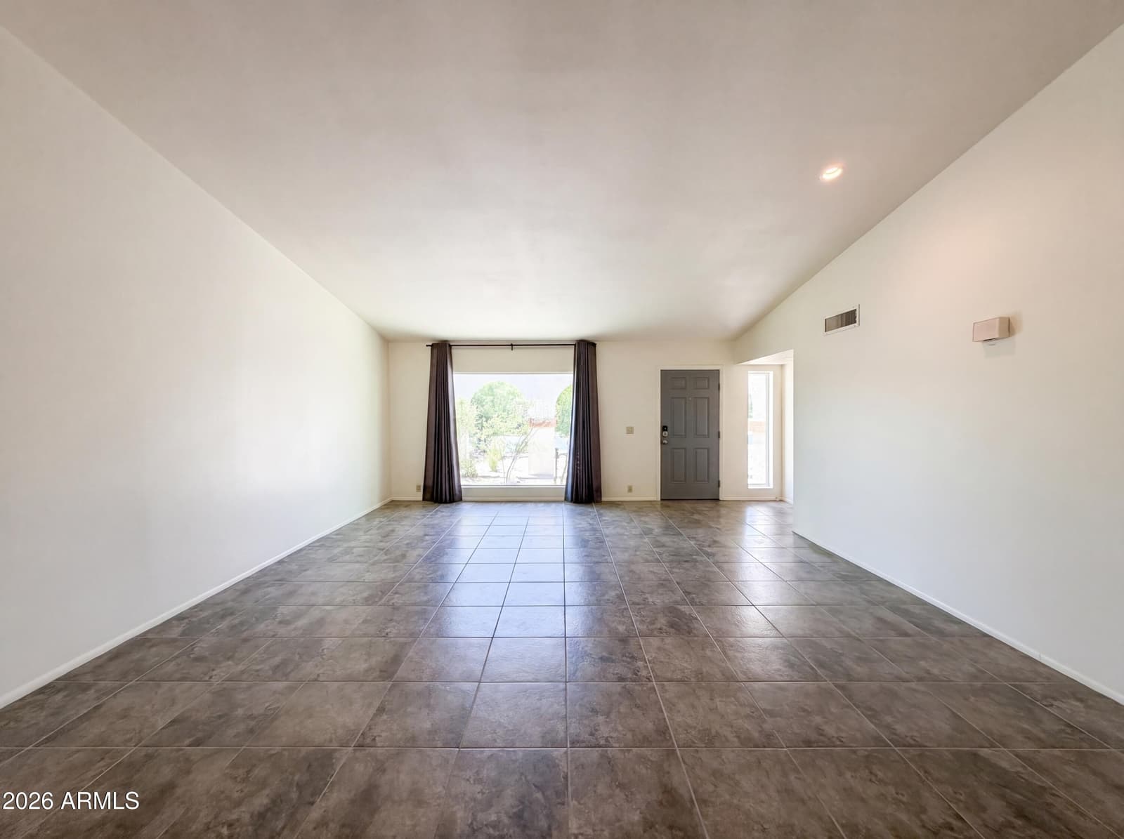 2346 E MESCAL Street, Phoenix, AZ 85028 — photo 7 of 24