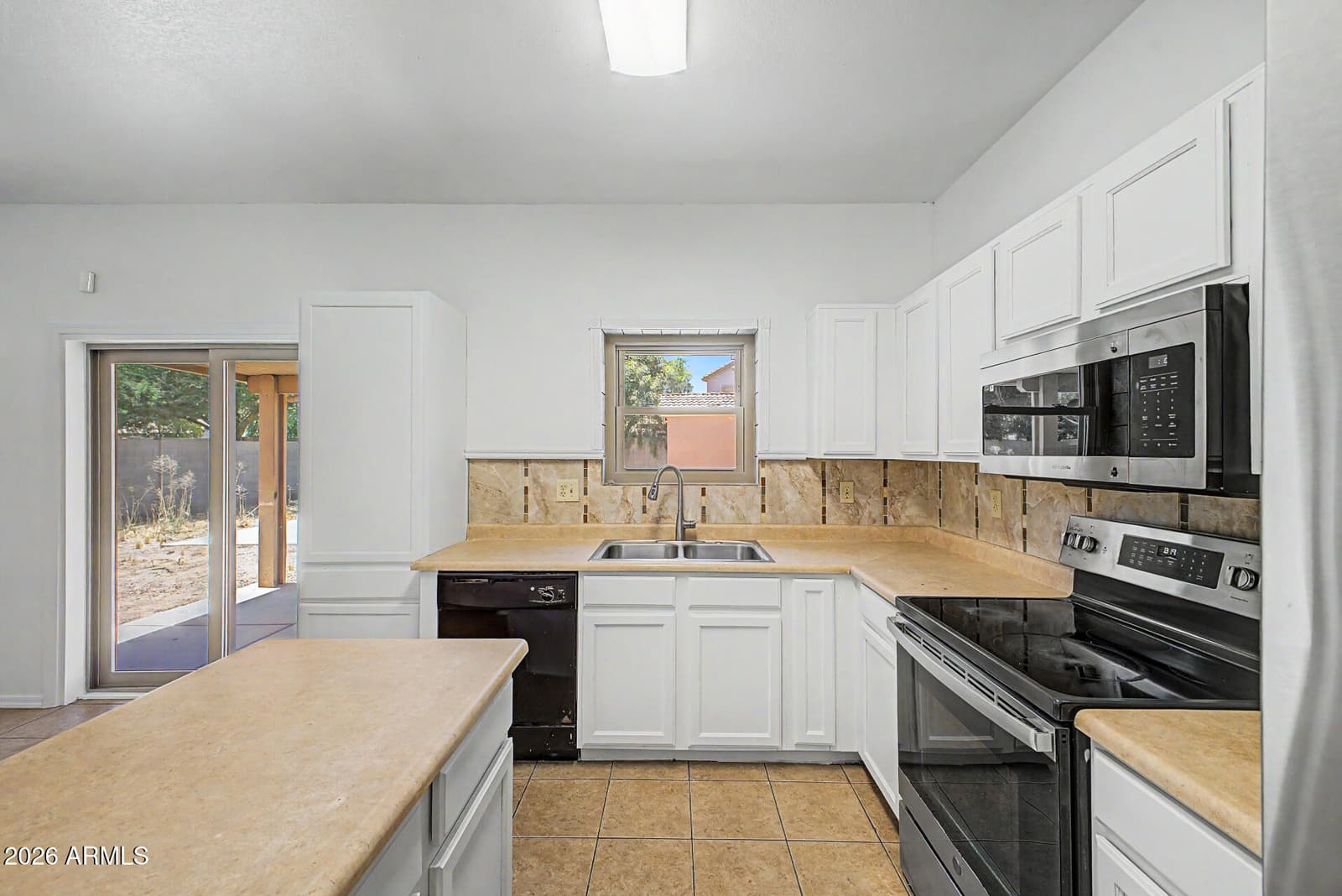 3210 S 64TH Avenue, Phoenix, AZ 85043 — photo 14 of 39