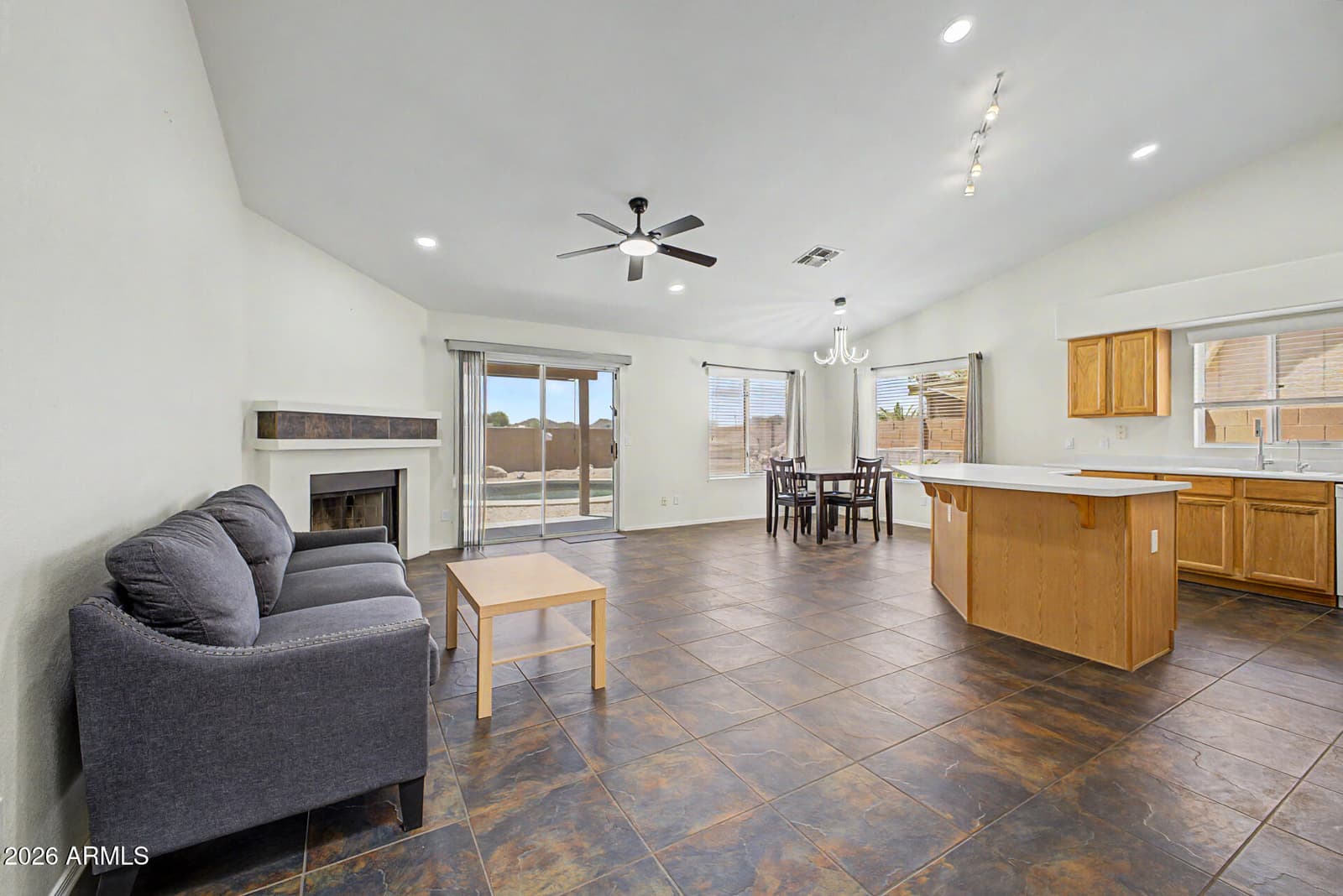 18604 N 30TH Place, Phoenix, AZ 85050 — photo 4 of 19