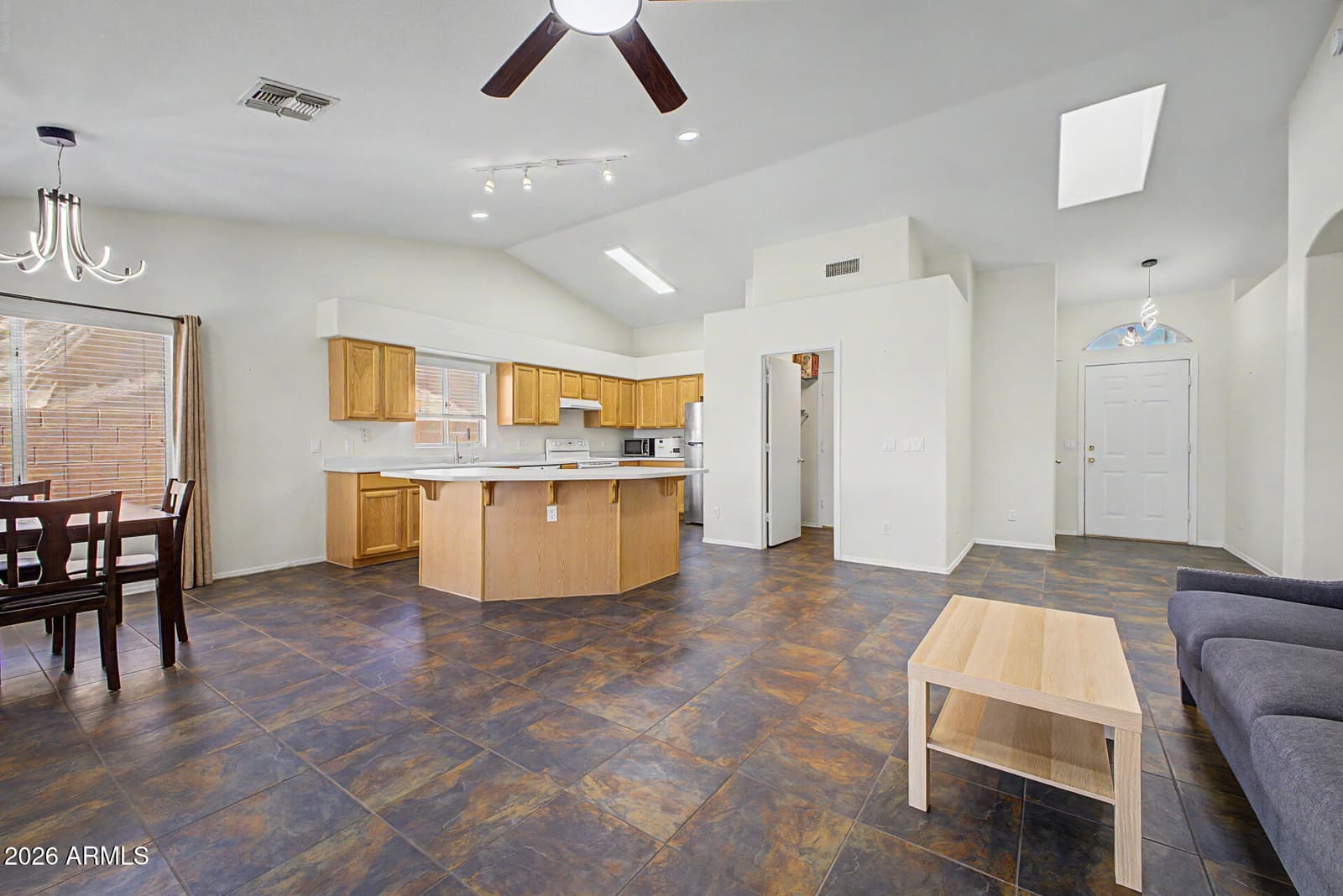 18604 N 30TH Place, Phoenix, AZ 85050 — photo 5 of 19