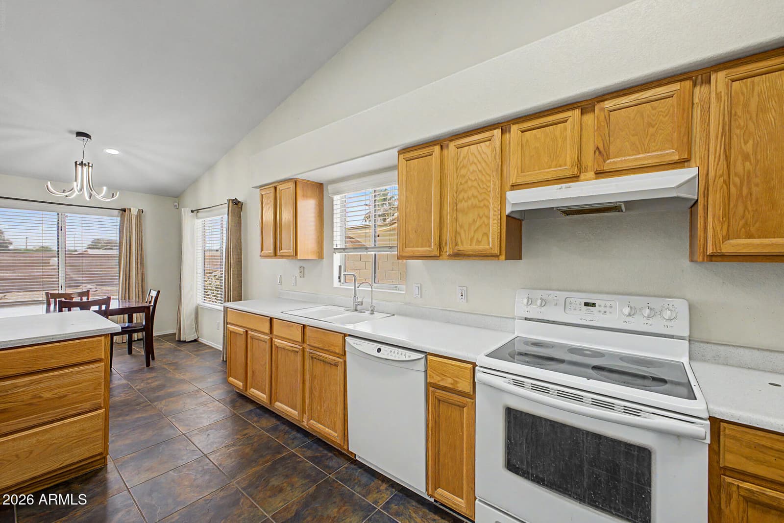 18604 N 30TH Place, Phoenix, AZ 85050 — photo 10 of 19