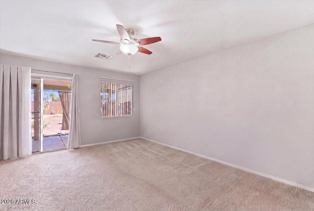 878 E SILVERSMITH Trail, San Tan Valley, AZ 85143 — photo 11 of 36