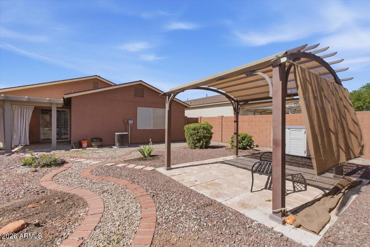 878 E SILVERSMITH Trail, San Tan Valley, AZ 85143 — photo 26 of 36