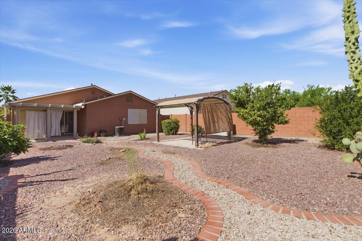 878 E SILVERSMITH Trail, San Tan Valley, AZ 85143 — photo 27 of 36