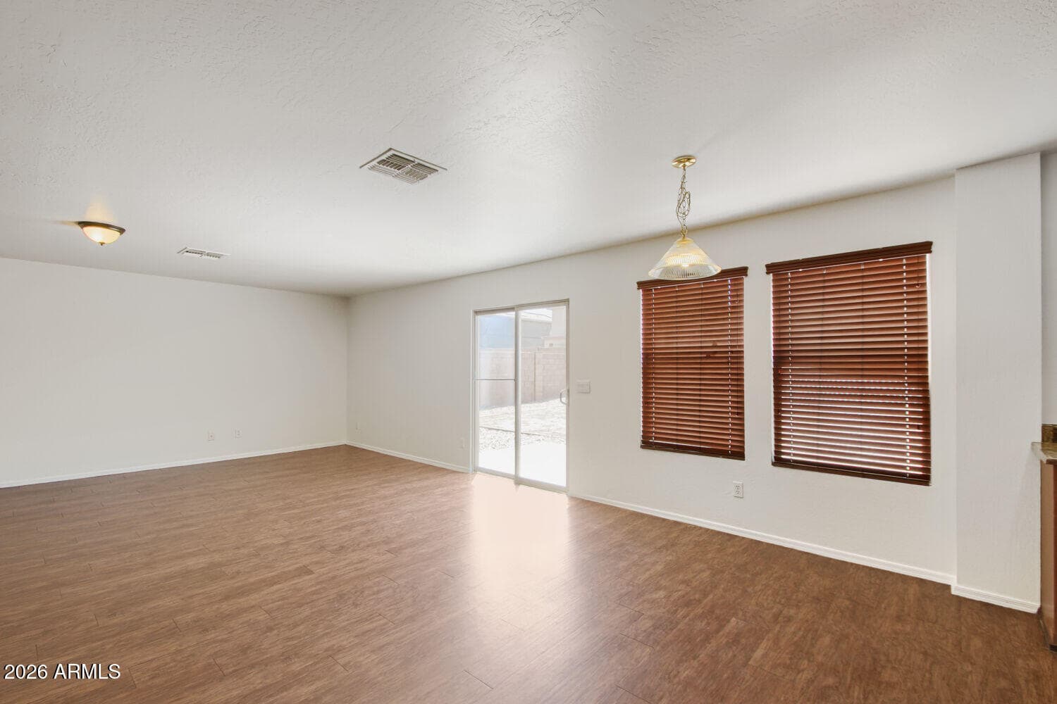 3219 W SAINT ANNE Avenue, Phoenix, AZ 85041 — photo 6 of 29