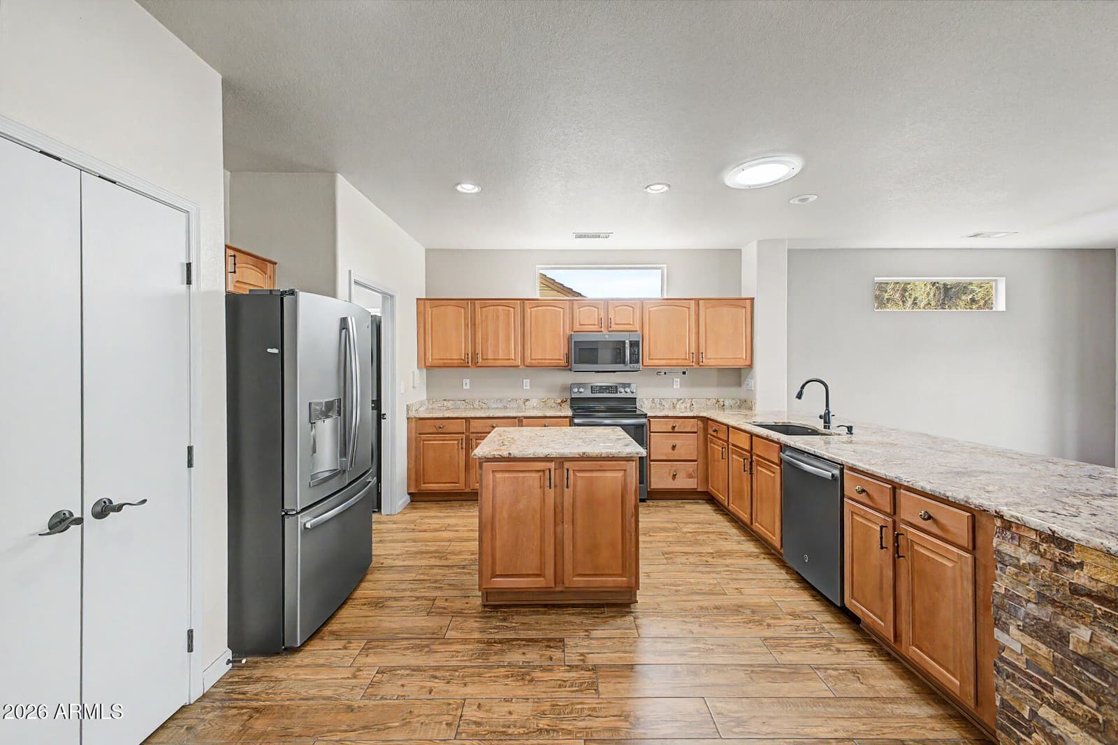15764 W SPRING TREE Way, Surprise, AZ 85374 — photo 9 of 36