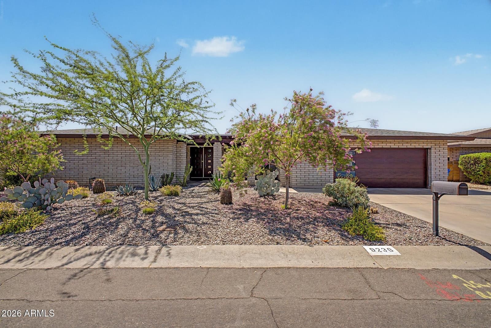 9236 N 28TH Street, Phoenix, AZ 85028 — photo 2 of 59
