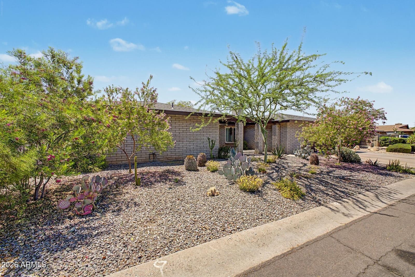 9236 N 28TH Street, Phoenix, AZ 85028 — photo 3 of 59