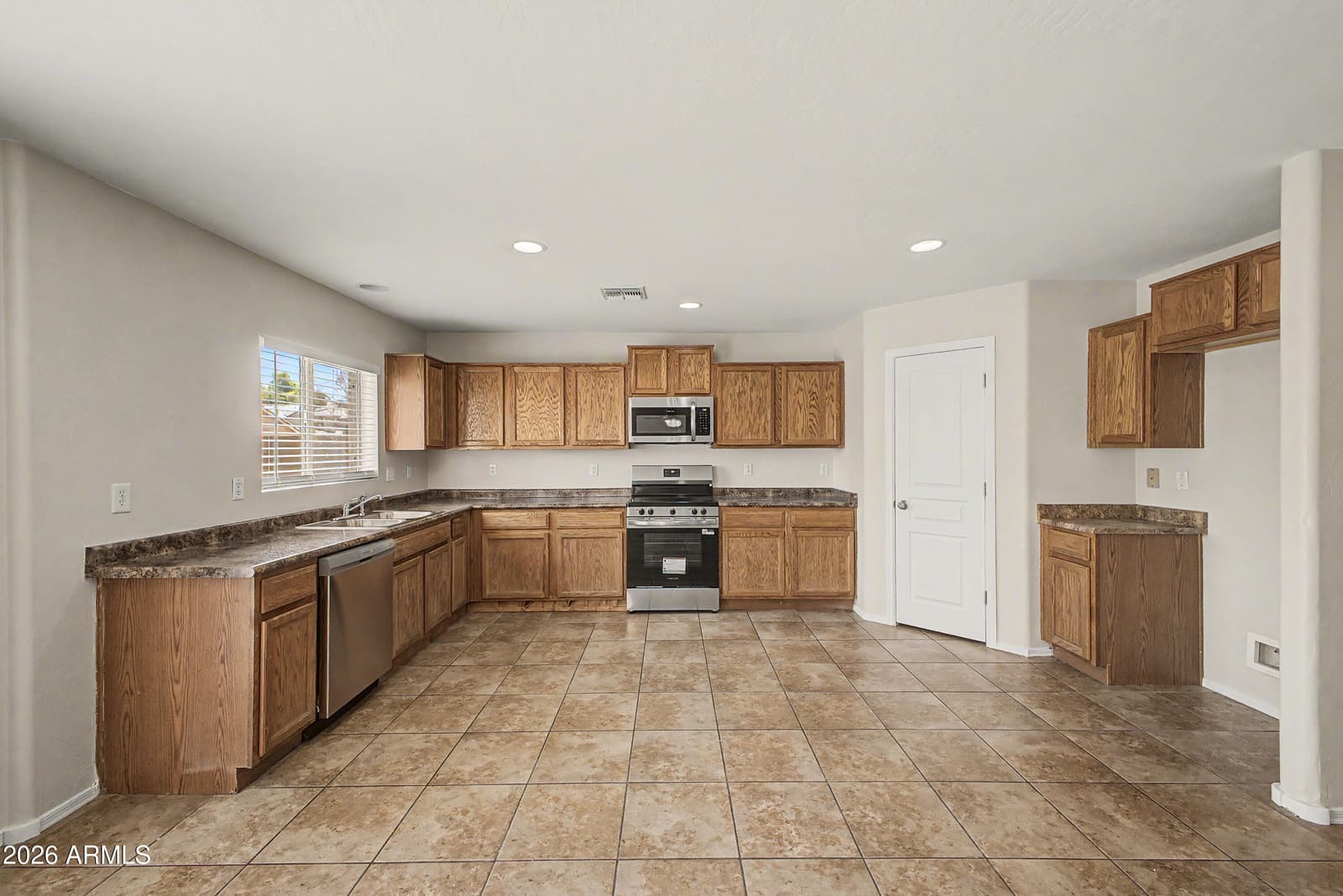 1441 E CHRISTOPHER Street, San Tan Valley, AZ 85140 — photo 9 of 29