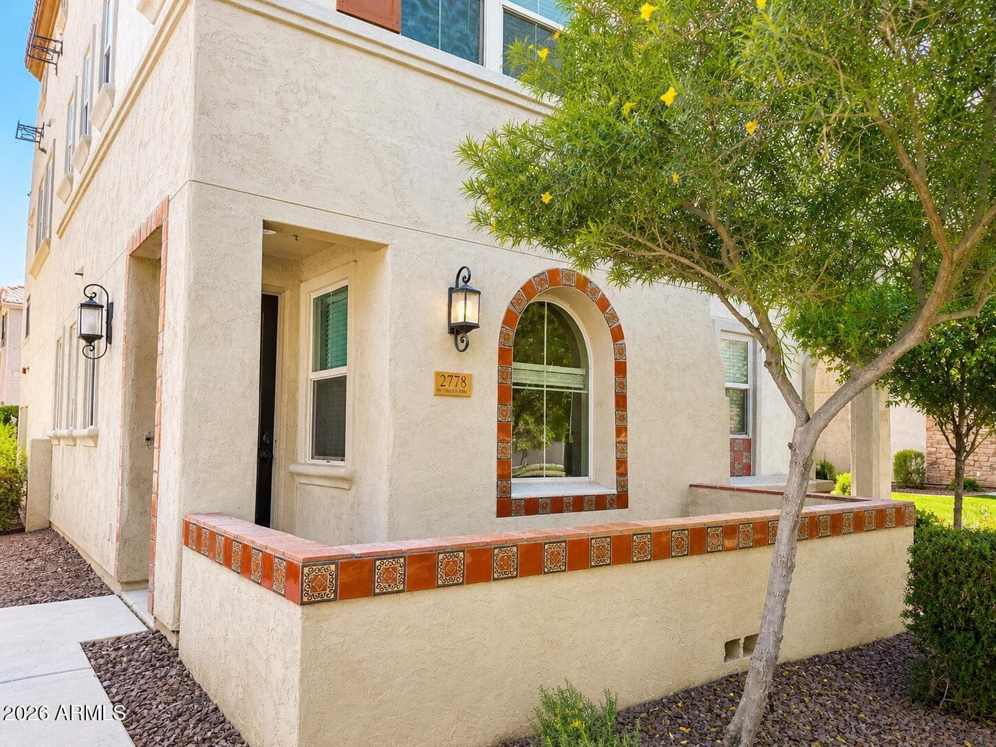 2778 S HARMONY Avenue, Gilbert, AZ 85295 — photo 8 of 40