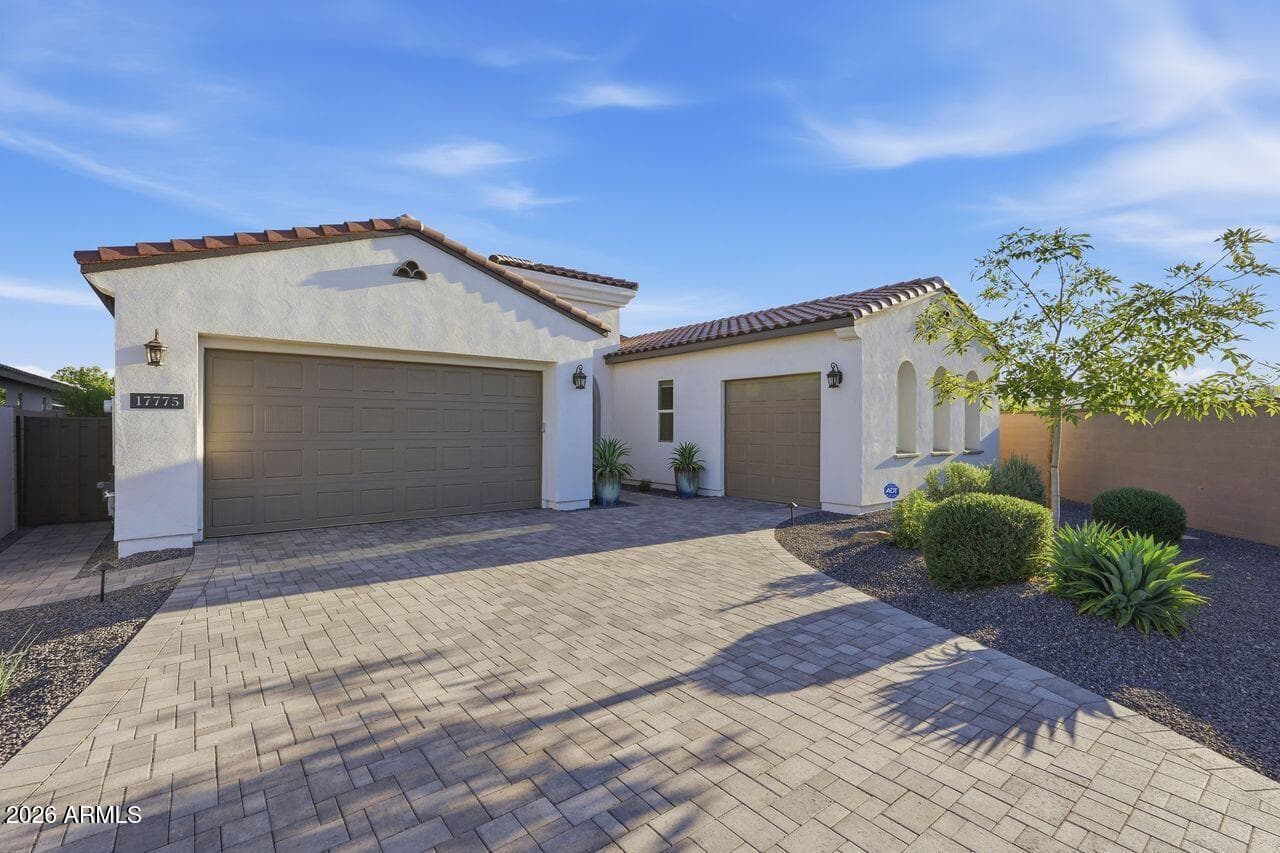 17775 W GUTHRIE Street, Surprise, AZ 85388 — photo 17 of 100