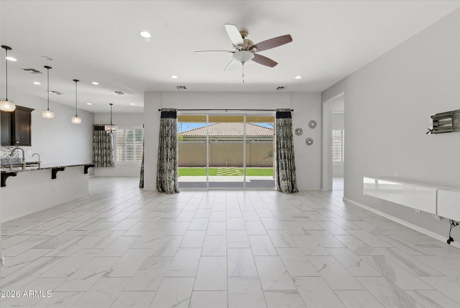 1083 E HOLLAND PARK Drive, Gilbert, AZ 85297 — photo 4 of 38