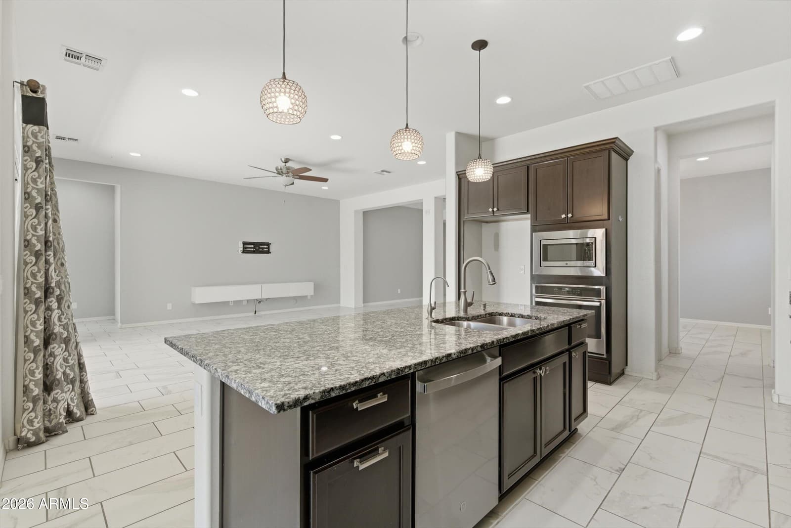 1083 E HOLLAND PARK Drive, Gilbert, AZ 85297 — photo 10 of 38