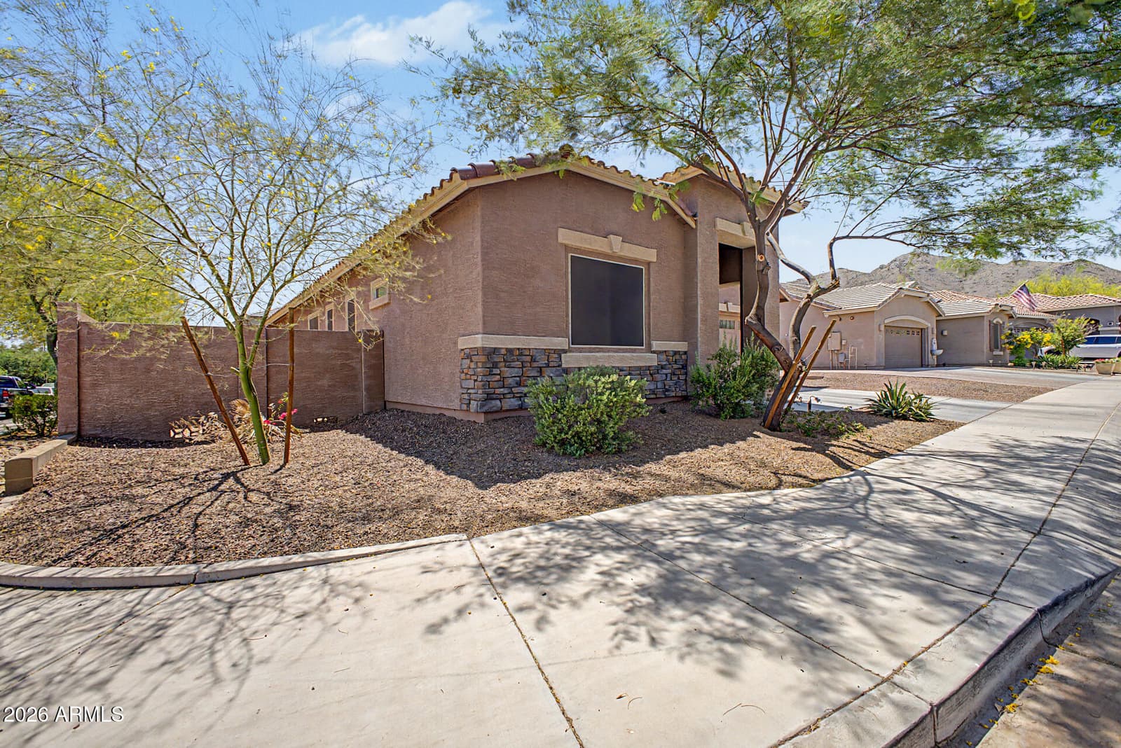 2528 N 212TH Drive, Buckeye, AZ 85396 — photo 4 of 40