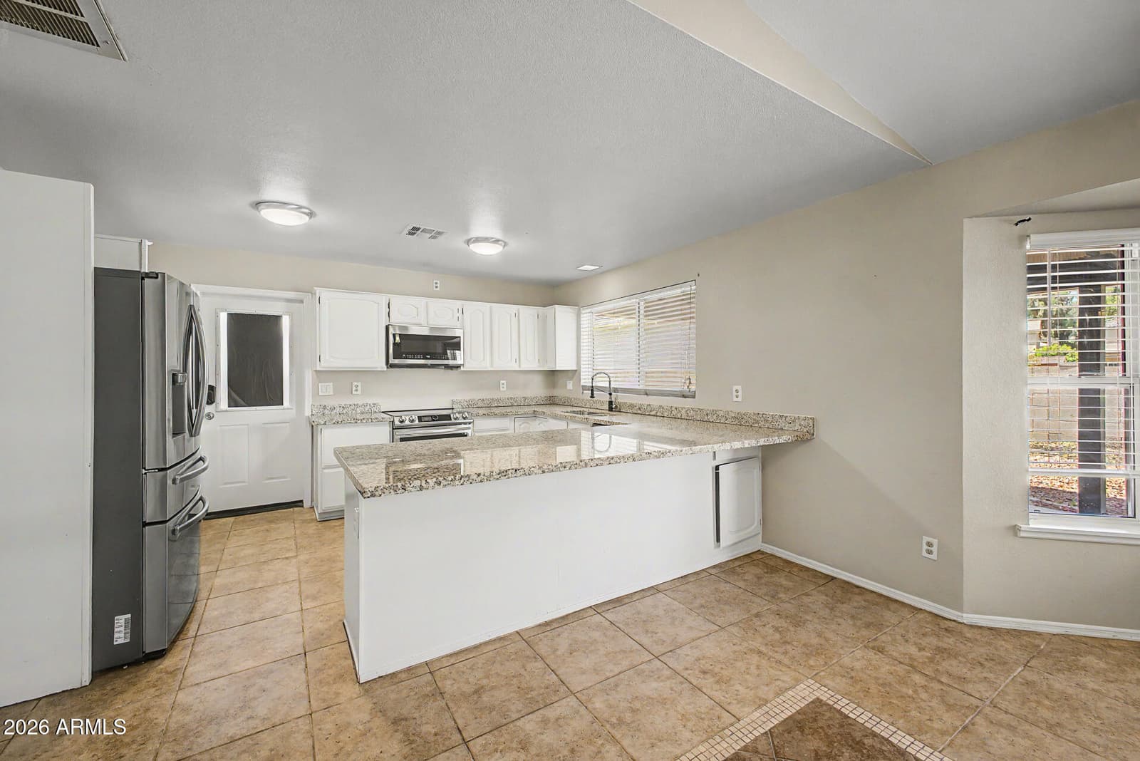 2828 W NORTHVIEW Avenue, Phoenix, AZ 85051 — photo 12 of 35