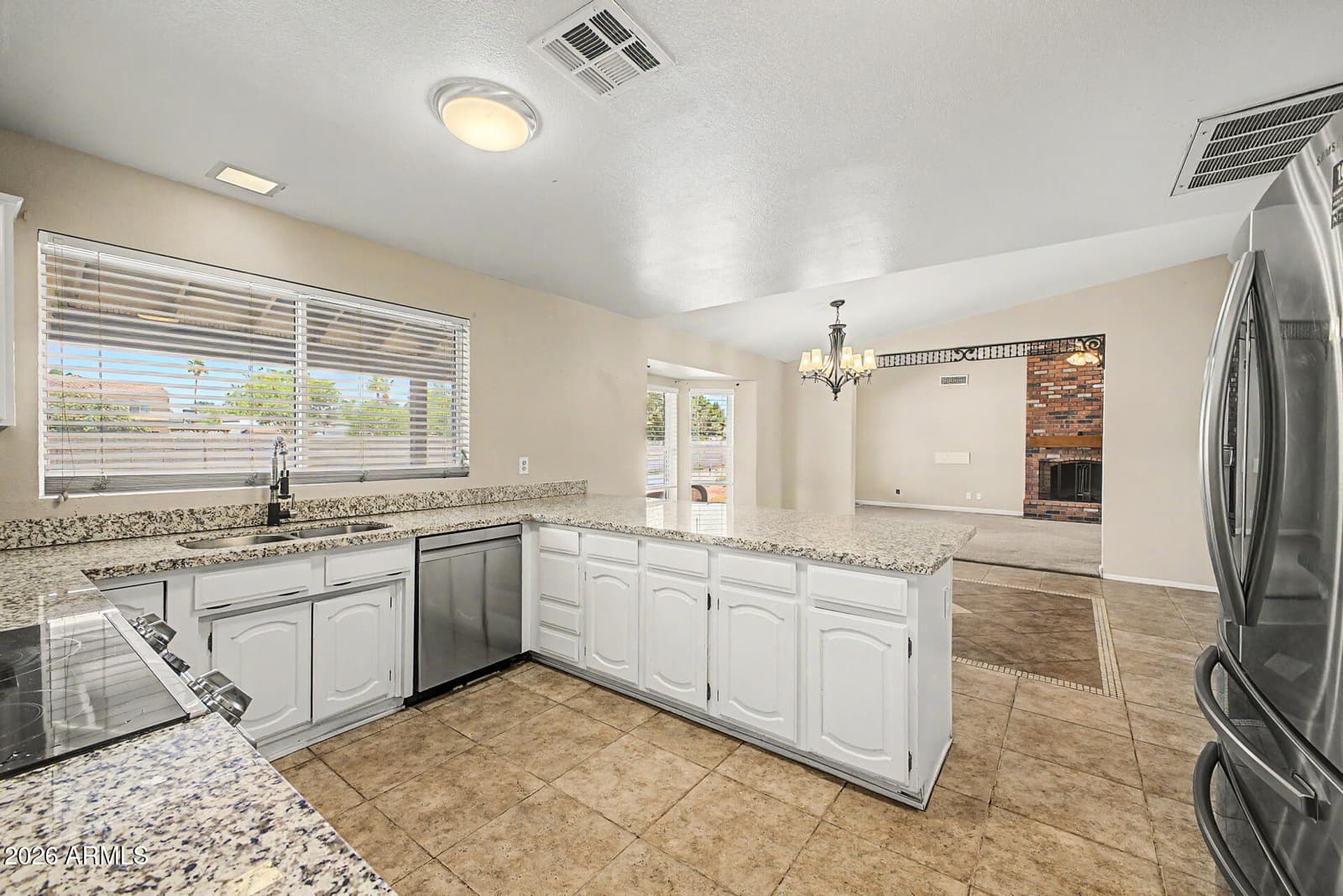 2828 W NORTHVIEW Avenue, Phoenix, AZ 85051 — photo 13 of 35