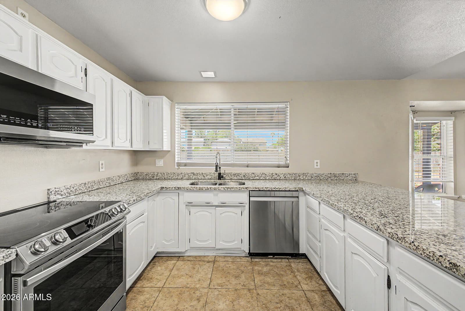 2828 W NORTHVIEW Avenue, Phoenix, AZ 85051 — photo 14 of 35