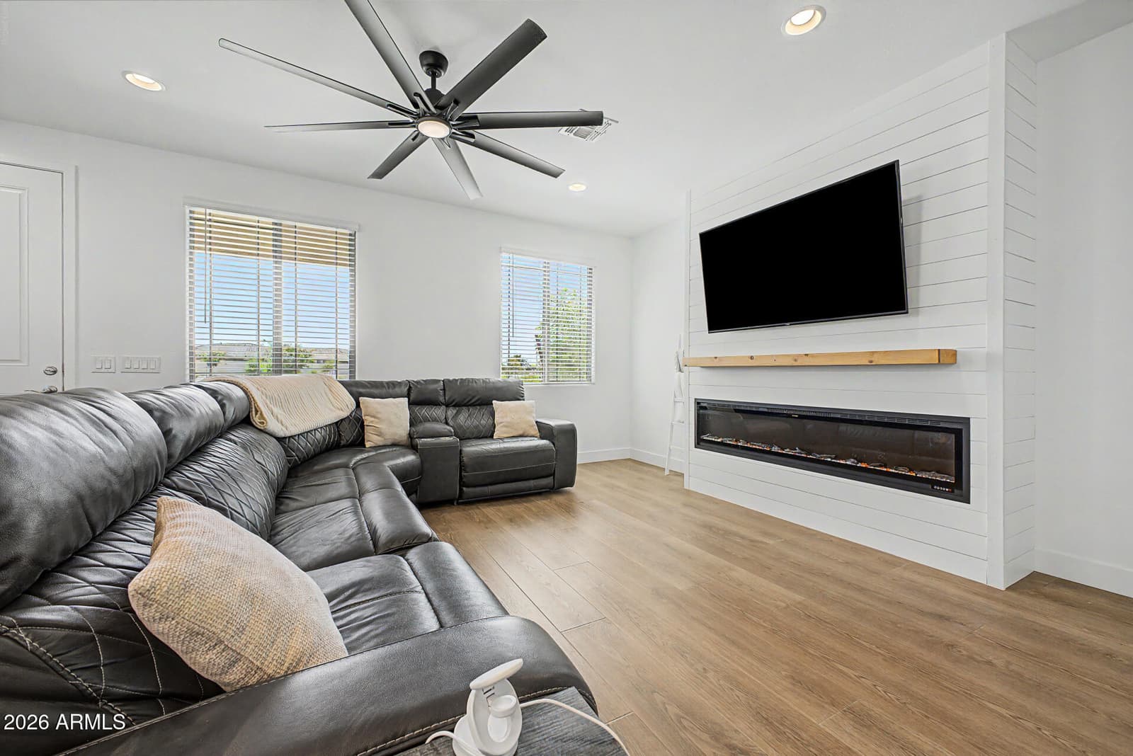 1212 W SPARROW Drive 1212 W, San Tan Valley, AZ 85140 — photo 7 of 35