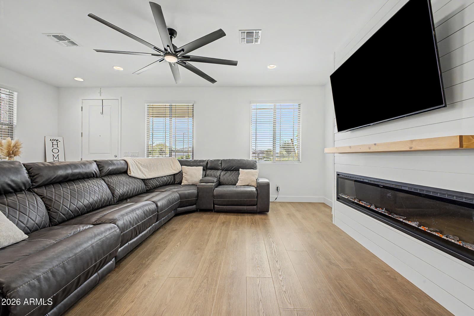 1212 W SPARROW Drive 1212 W, San Tan Valley, AZ 85140 — photo 8 of 35