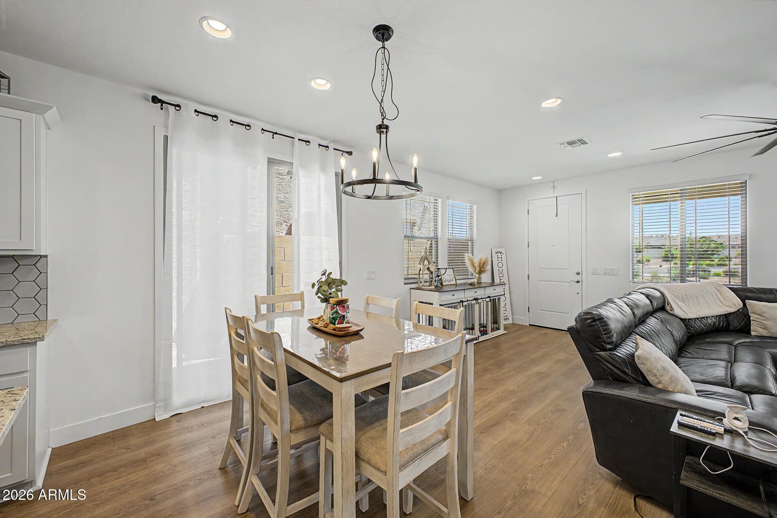 1212 W SPARROW Drive 1212 W, San Tan Valley, AZ 85140 — photo 11 of 35