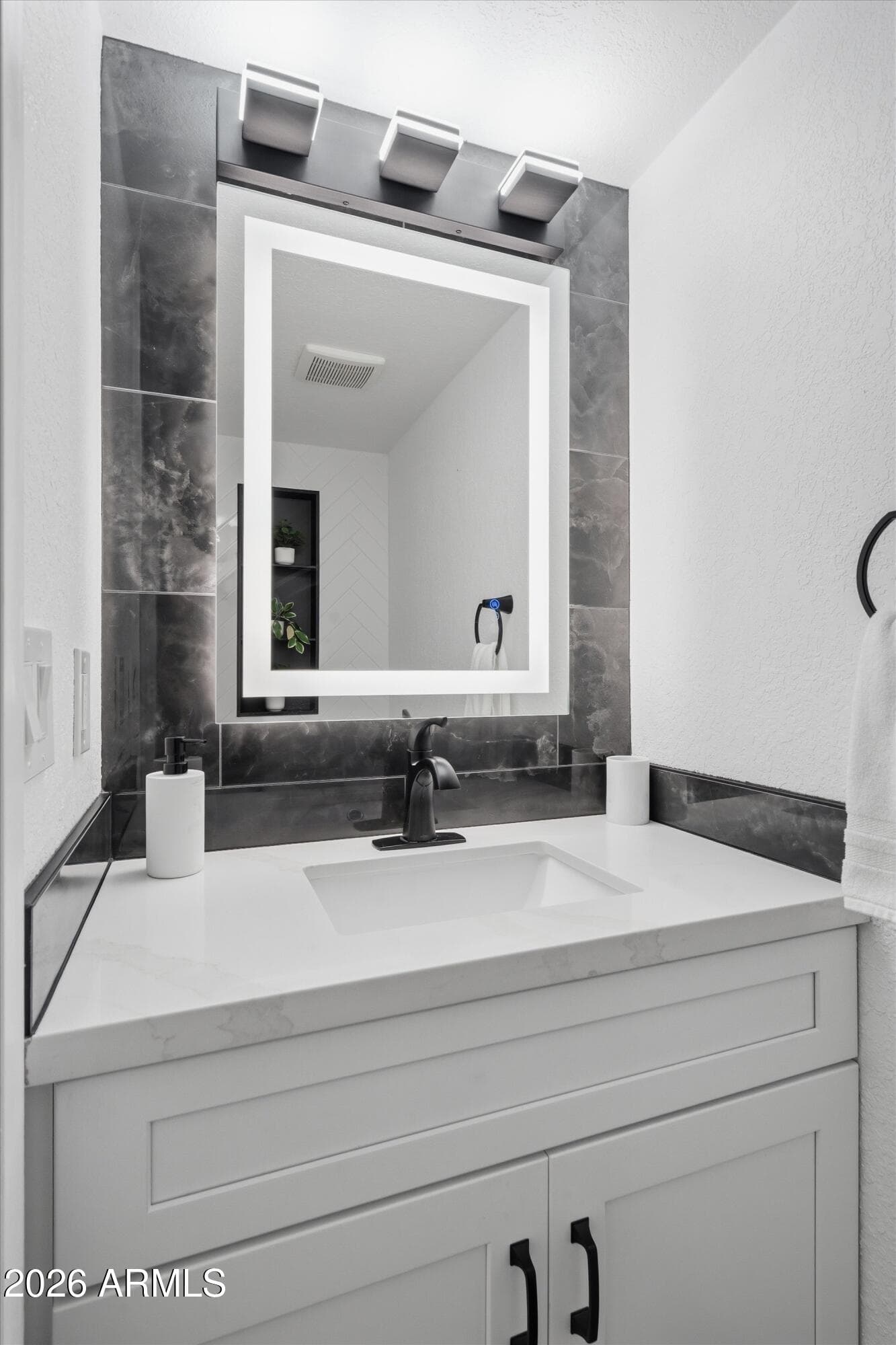 6833 E OSBORN Road D, Scottsdale, AZ 85251 — photo 17 of 29