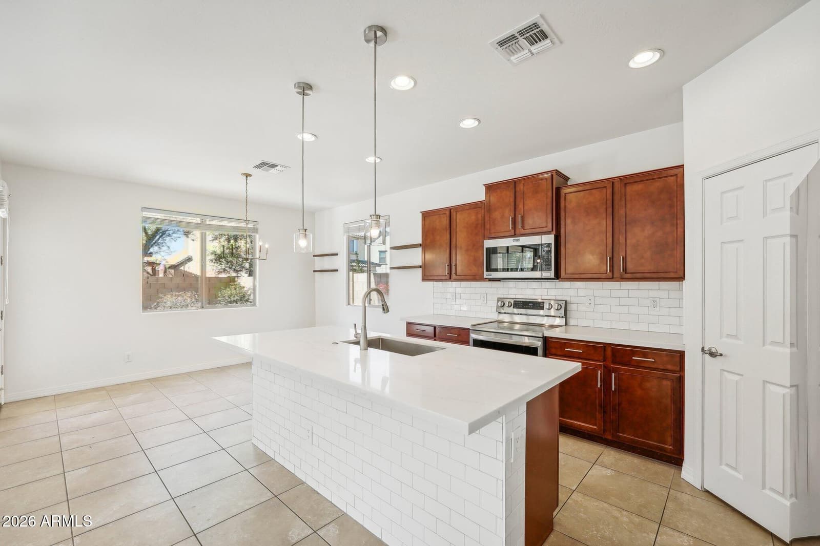 7326 N 89TH Lane, Glendale, AZ 85305 — photo 6 of 35