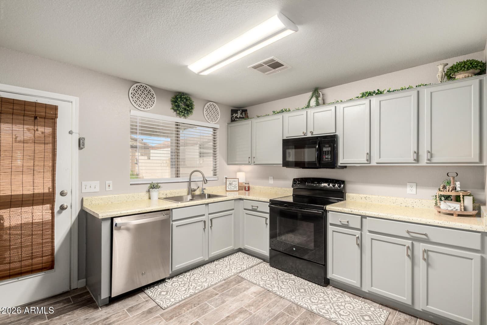 920 E PIMA Avenue, Apache Junction, AZ 85119 — photo 9 of 28