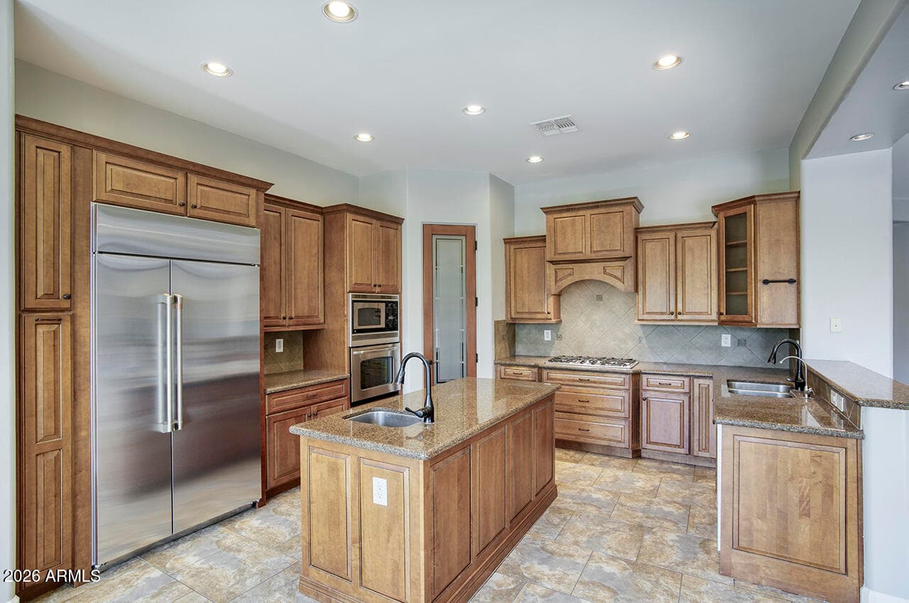 9909 S 6TH Place, Phoenix, AZ 85042 — photo 5 of 41