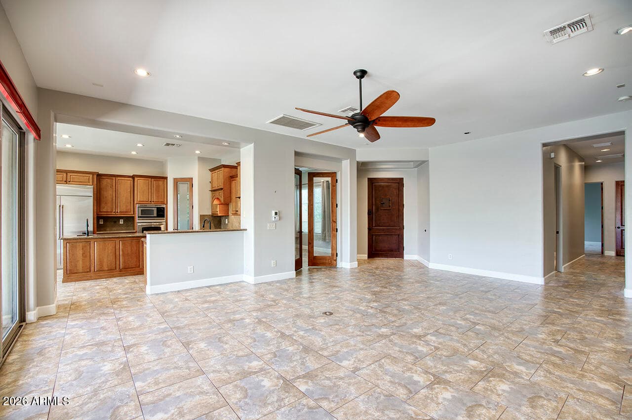 9909 S 6TH Place, Phoenix, AZ 85042 — photo 10 of 41