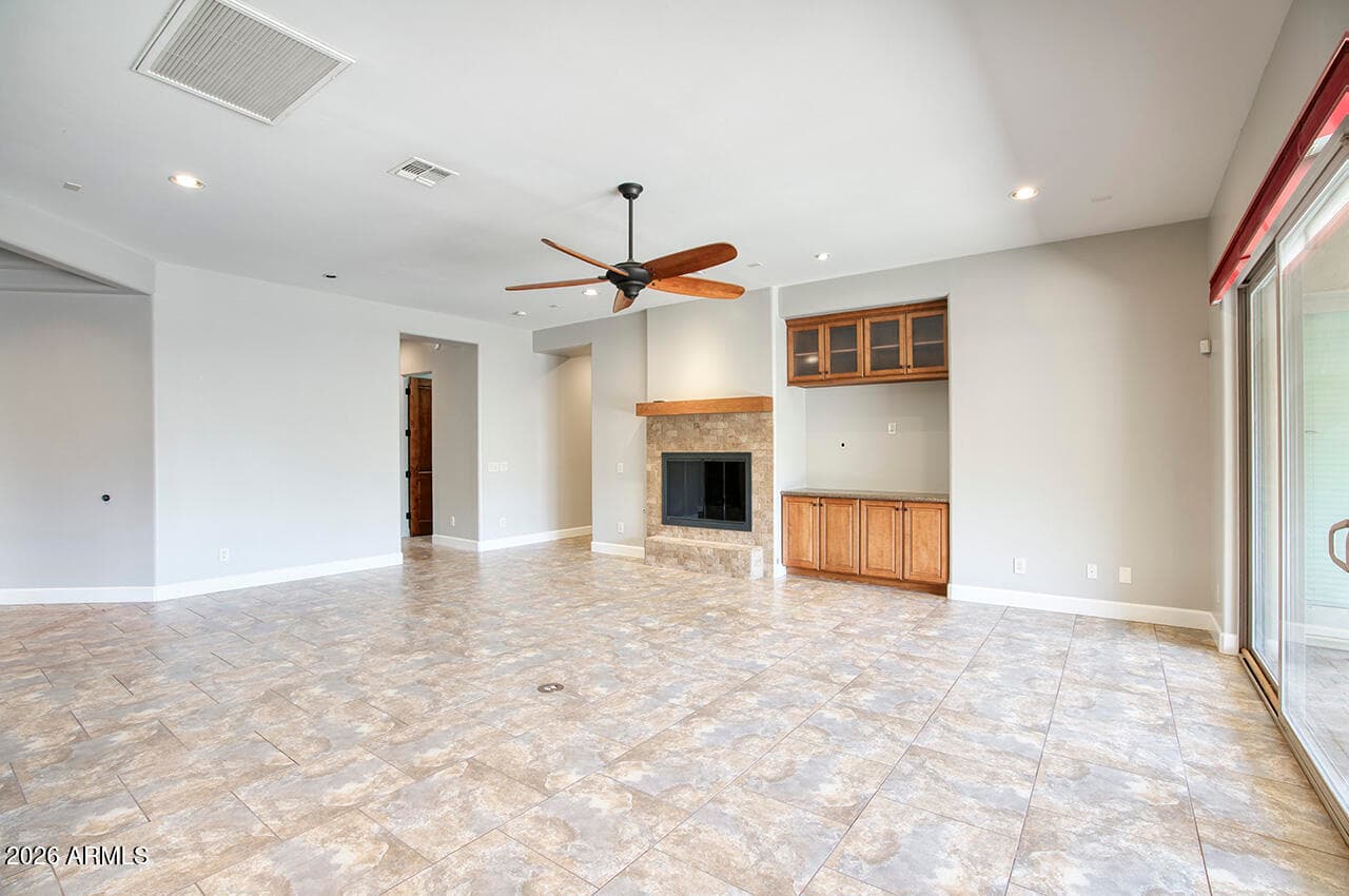9909 S 6TH Place, Phoenix, AZ 85042 — photo 14 of 41