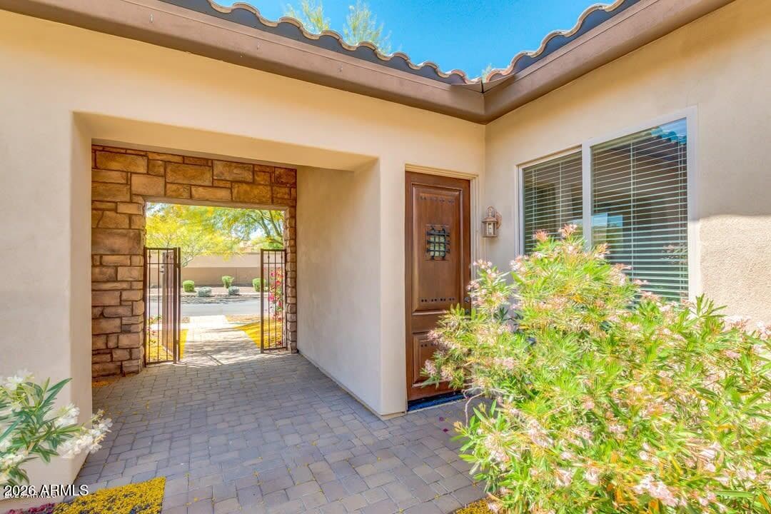 9909 S 6TH Place, Phoenix, AZ 85042 — photo 4 of 41