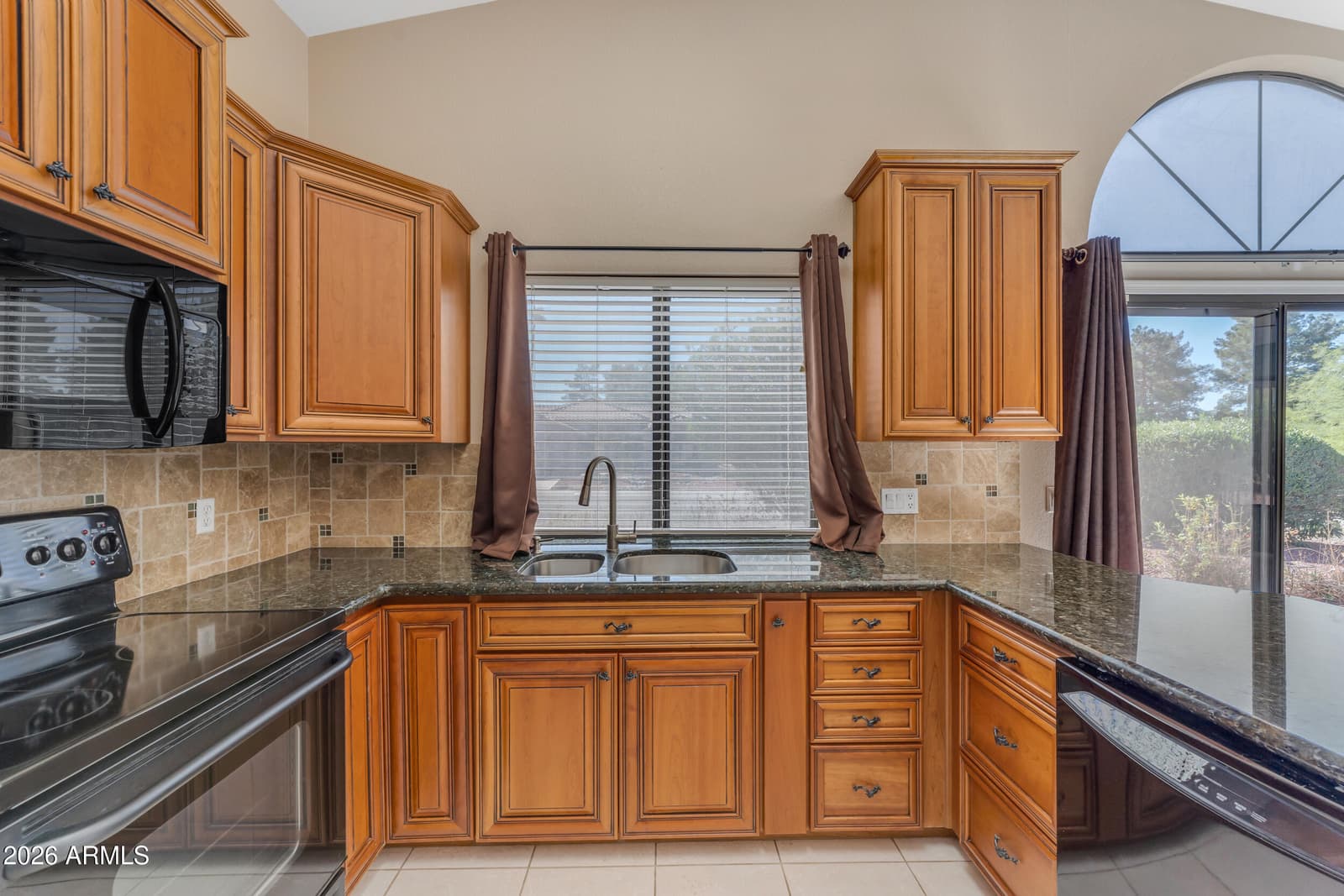 9289 W ESCUDA Drive, Peoria, AZ 85382 — photo 10 of 38