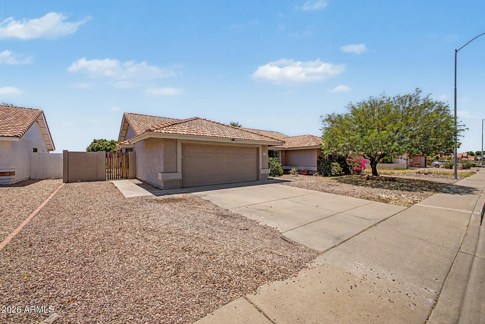 5423 E ELLIS Street, Mesa, AZ 85205 — photo 3 of 30